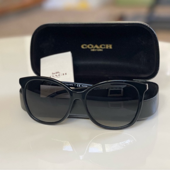 COACH Women’s Sunglass Black Dark Gray Gradient Polarized - Like New - Picture 7 of 8